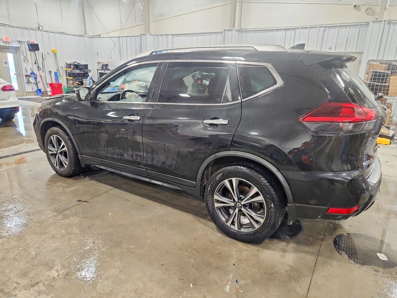 2019 NISSAN ROGUE S photo 2
