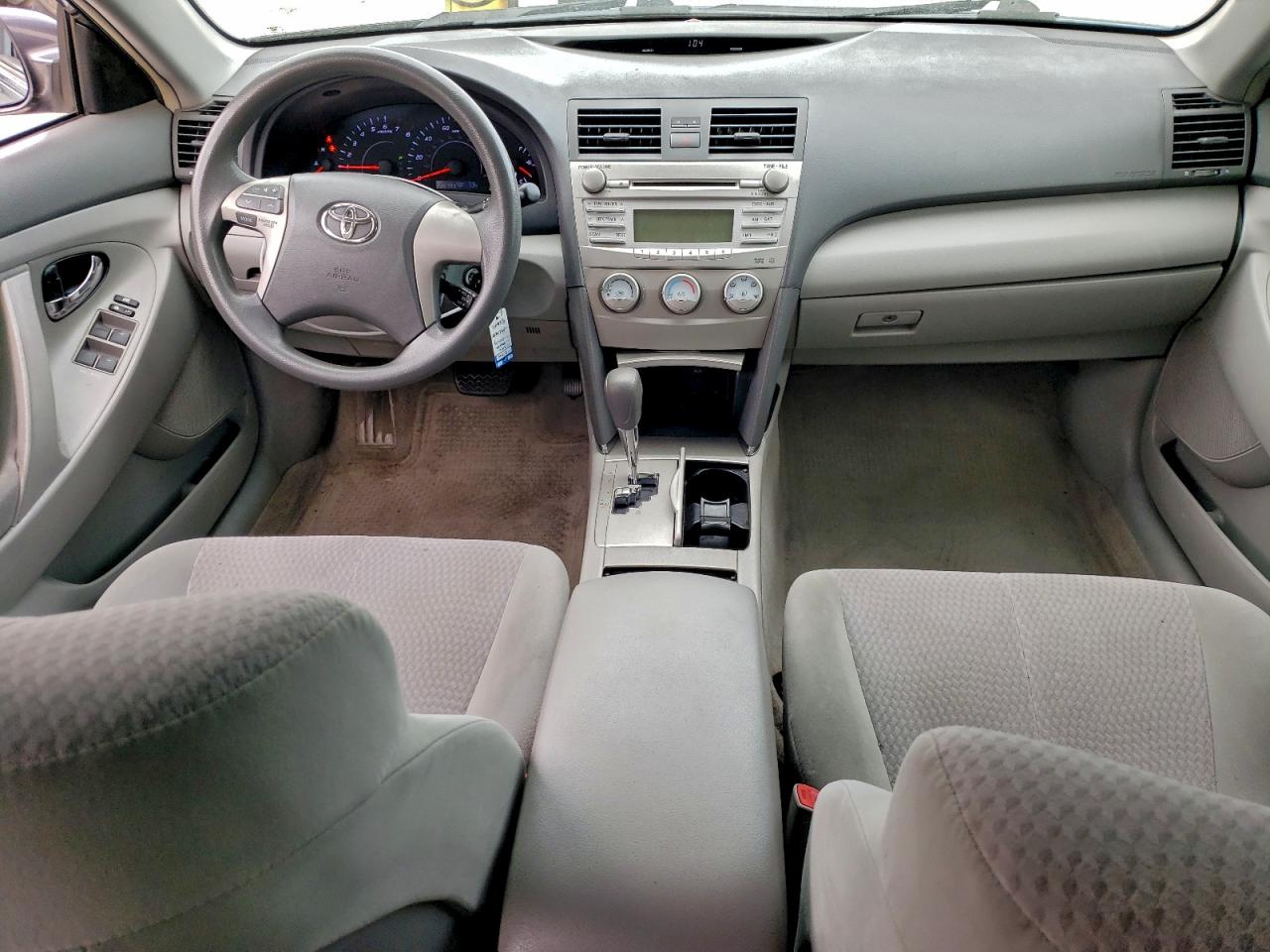 2010 TOYOTA CAMRY BASE photo 8