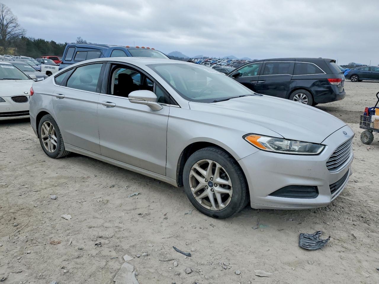 2013 FORD FUSION SE photo 4