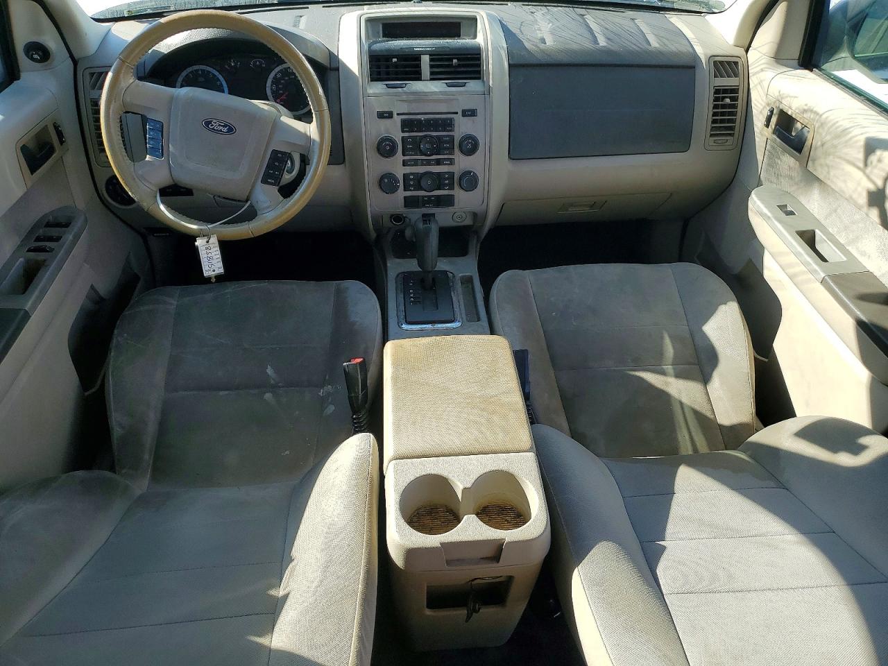 2011 FORD ESCAPE XLT photo 8