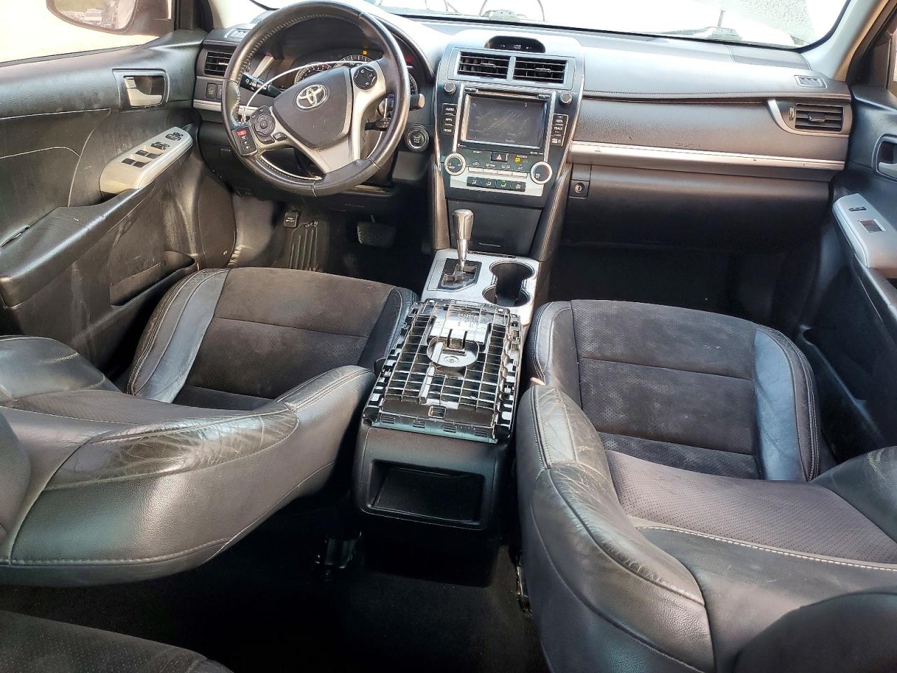 2014 TOYOTA CAMRY L photo 8