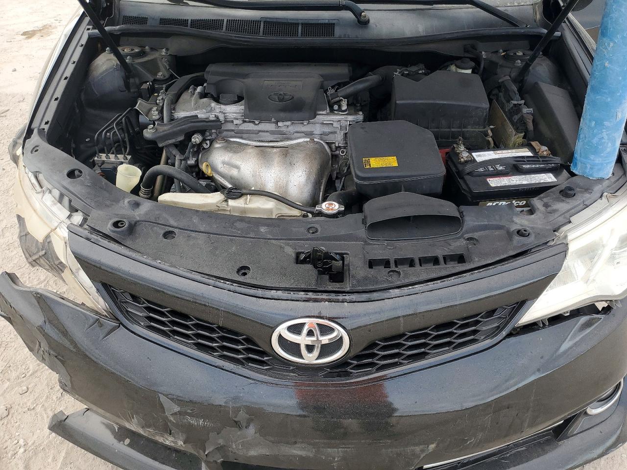 2014 TOYOTA CAMRY L photo 11