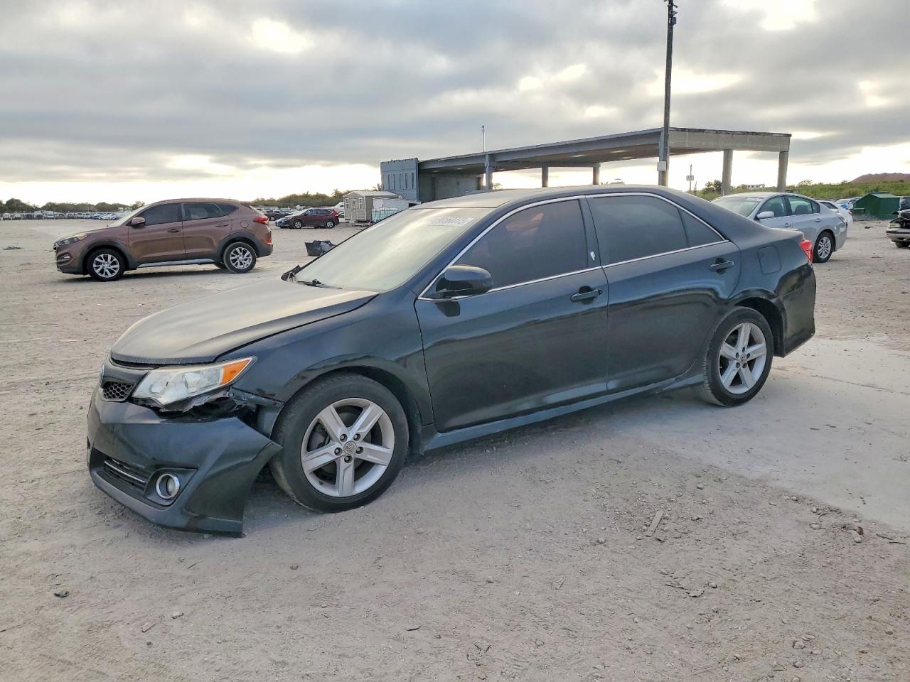2014 TOYOTA CAMRY