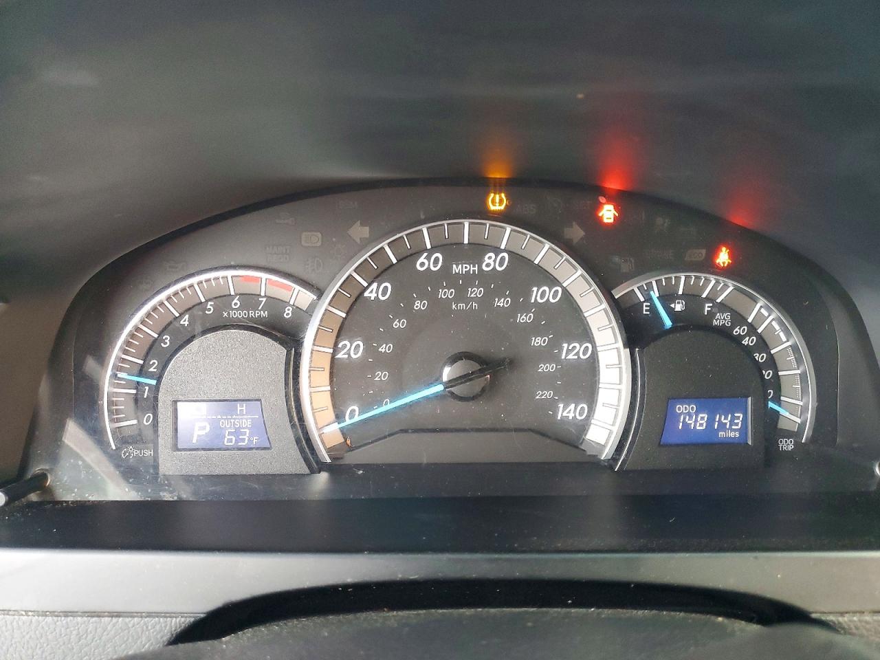 2014 TOYOTA CAMRY L photo 9