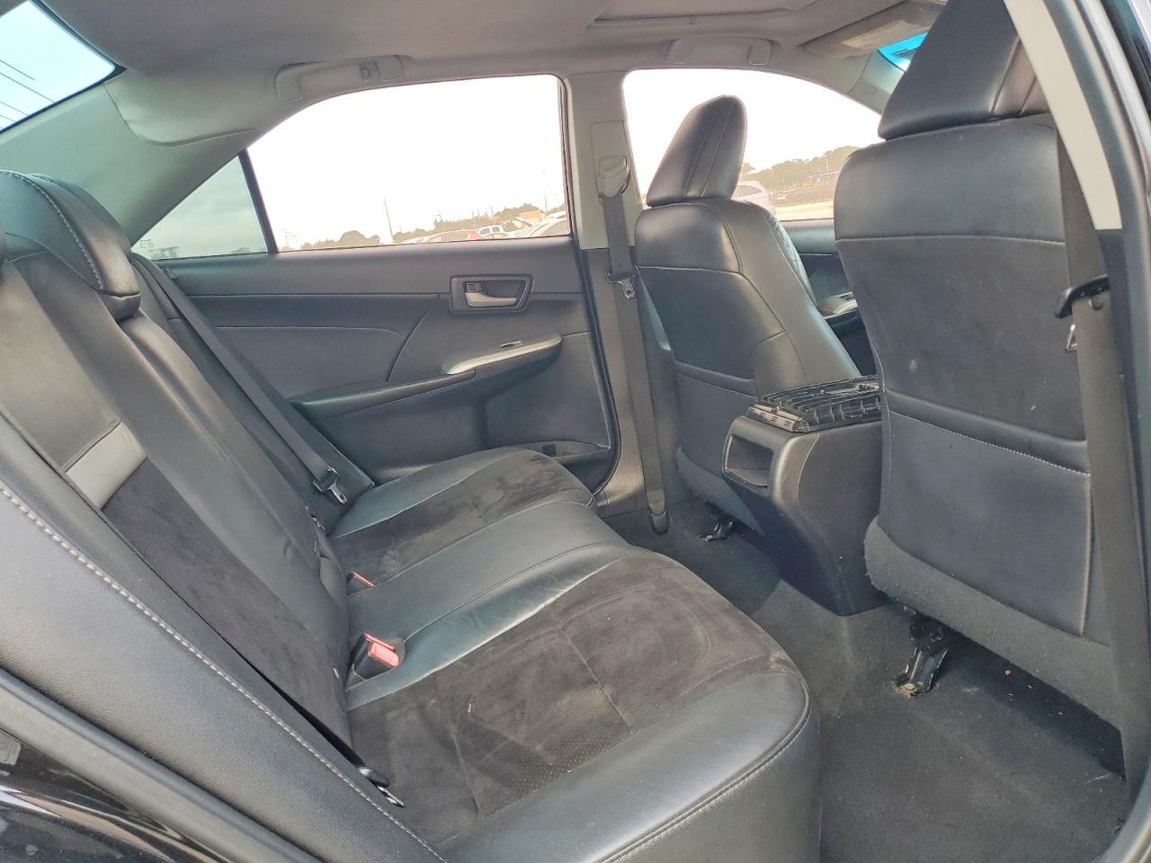 2014 TOYOTA CAMRY L photo 10