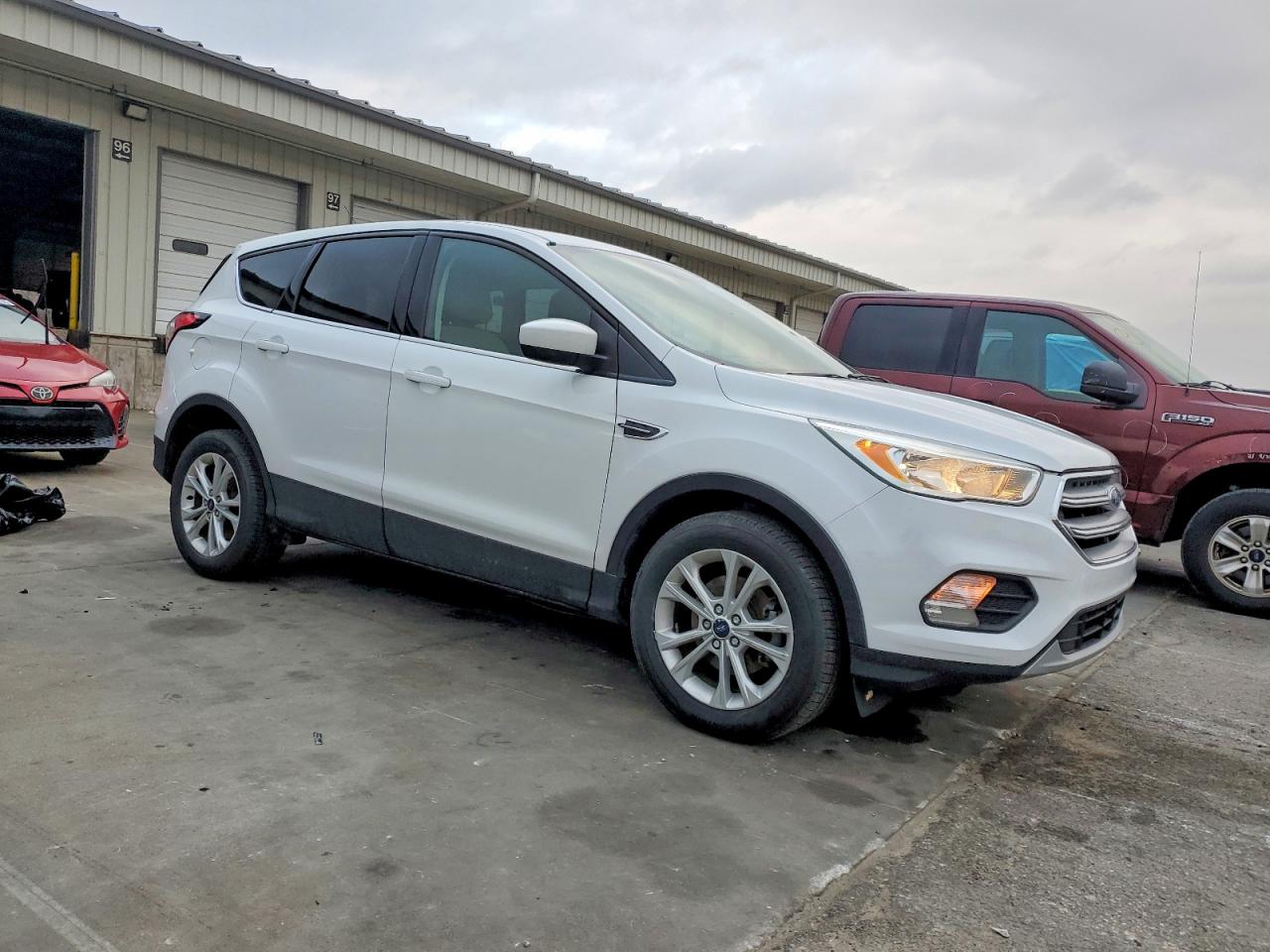 2017 FORD ESCAPE SE photo 7