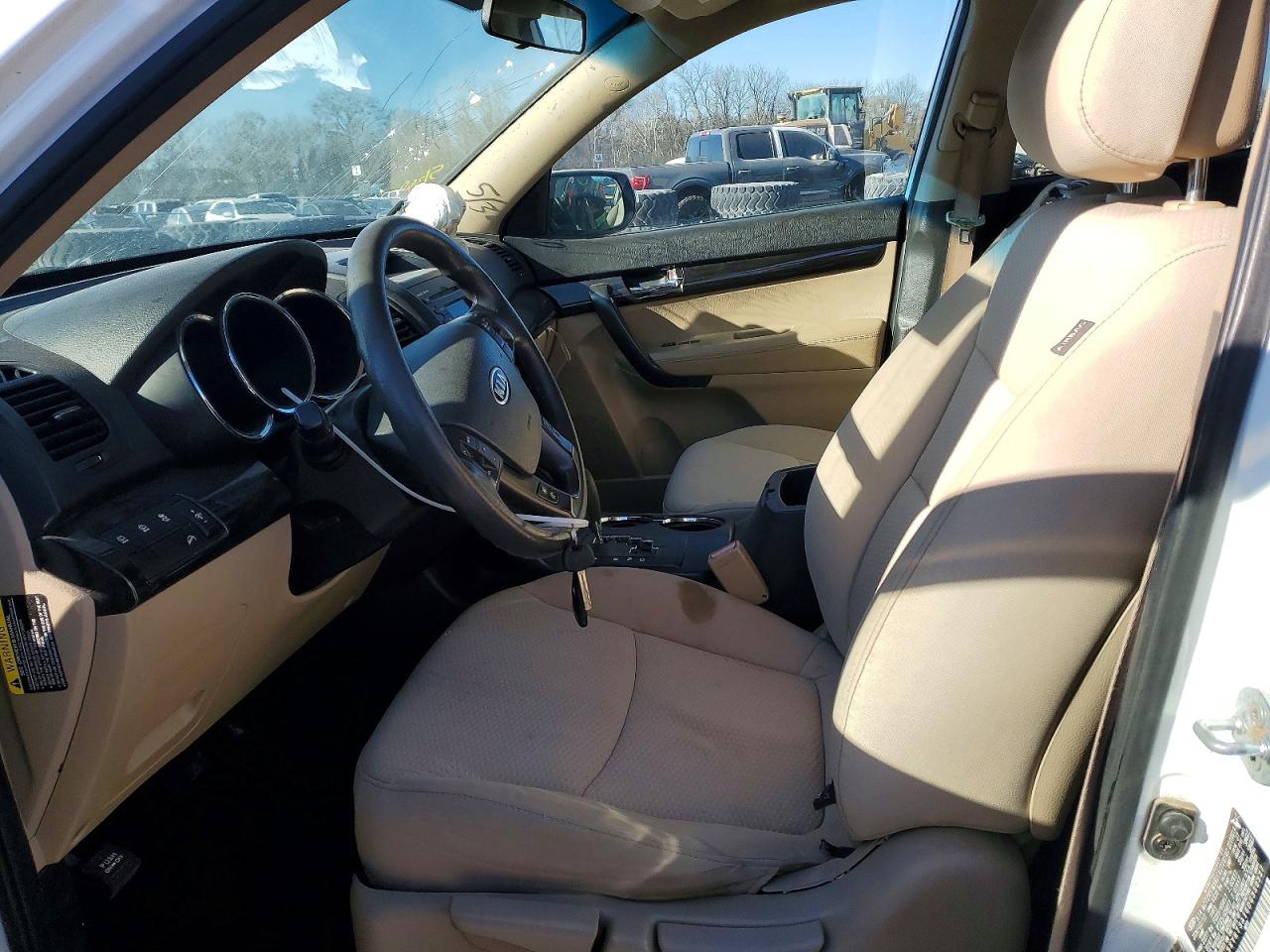 2013 KIA SORENTO LX photo 13
