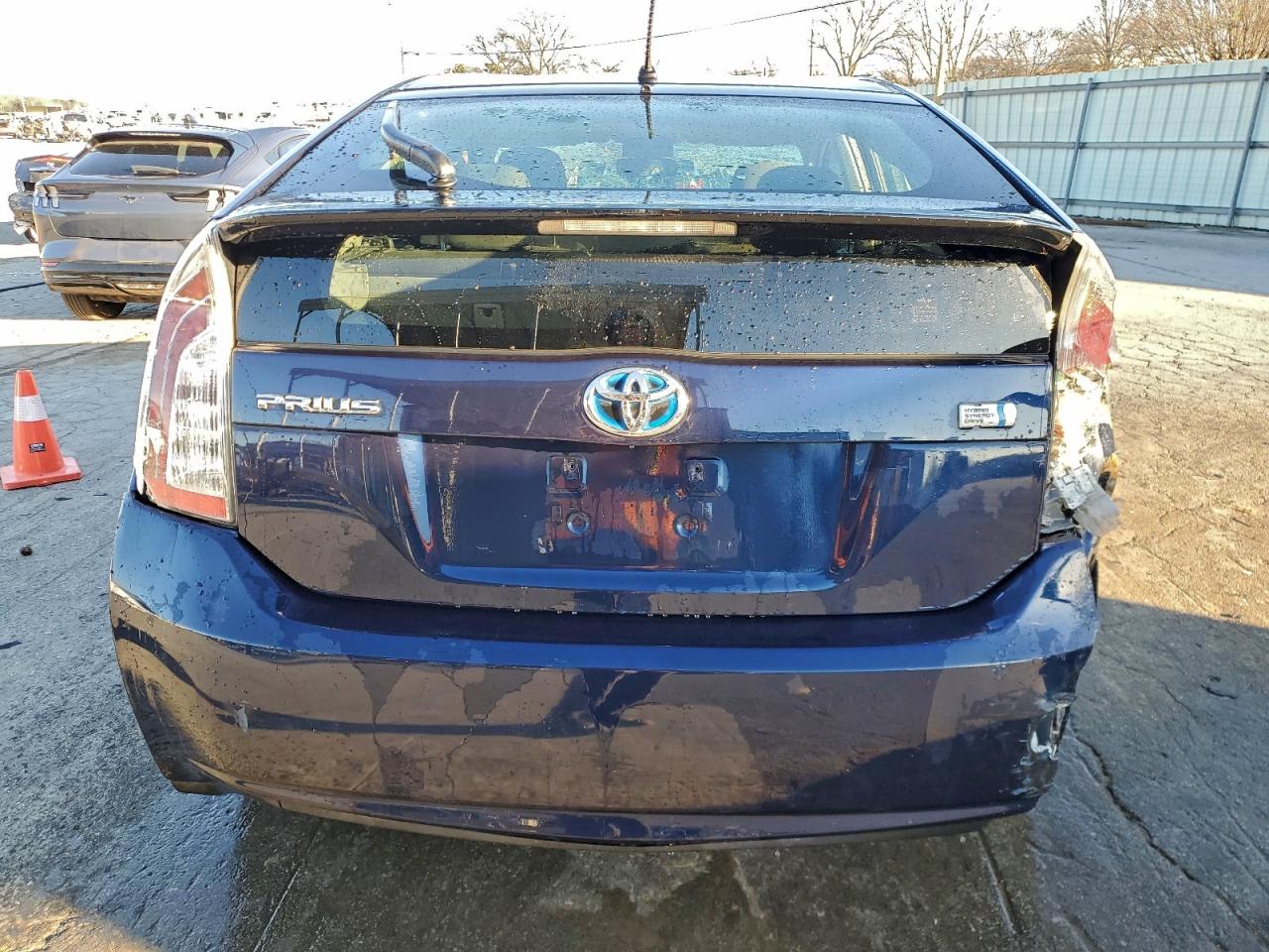 2013 TOYOTA PRIUS photo 6