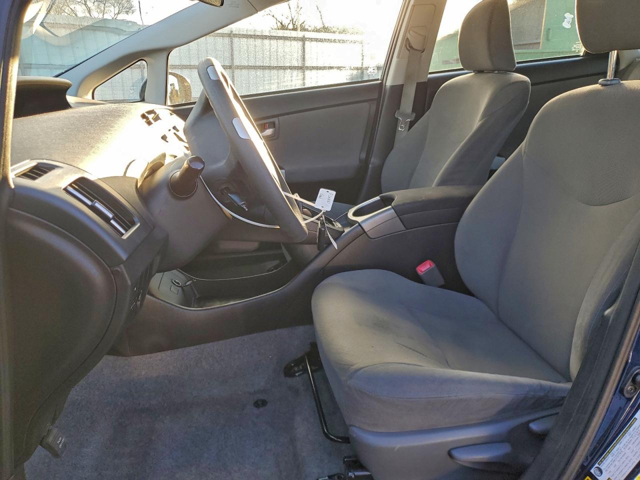 2013 TOYOTA PRIUS photo 7
