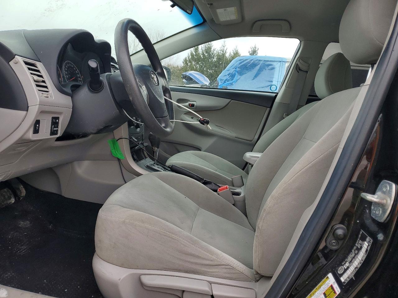 2013 TOYOTA COROLLA BASE photo 7