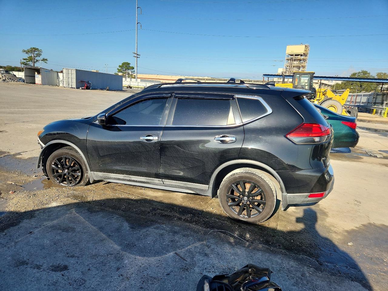 2017 NISSAN ROGUE SV photo 2
