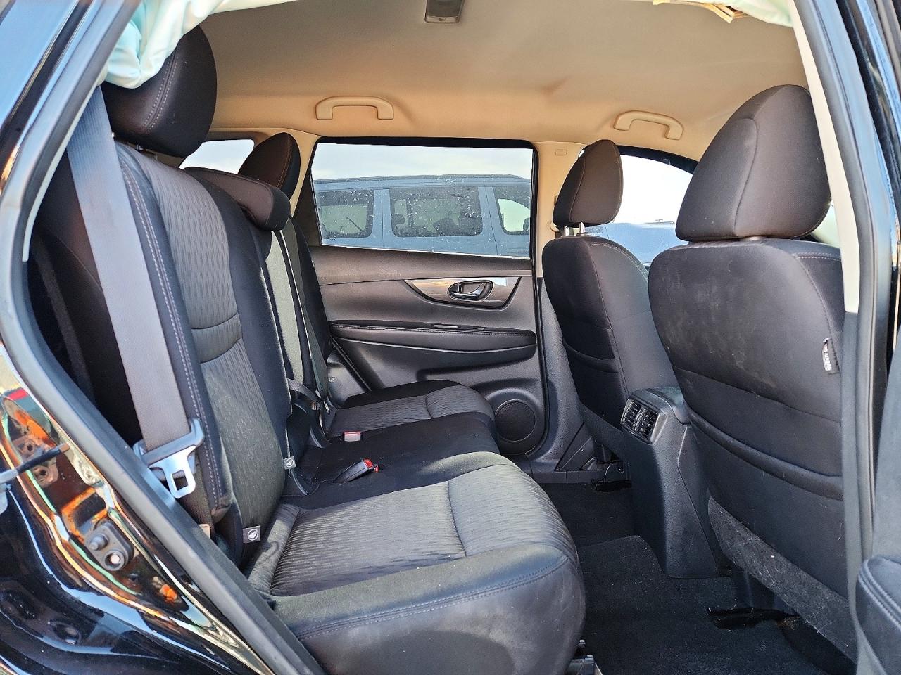2017 NISSAN ROGUE SV photo 11