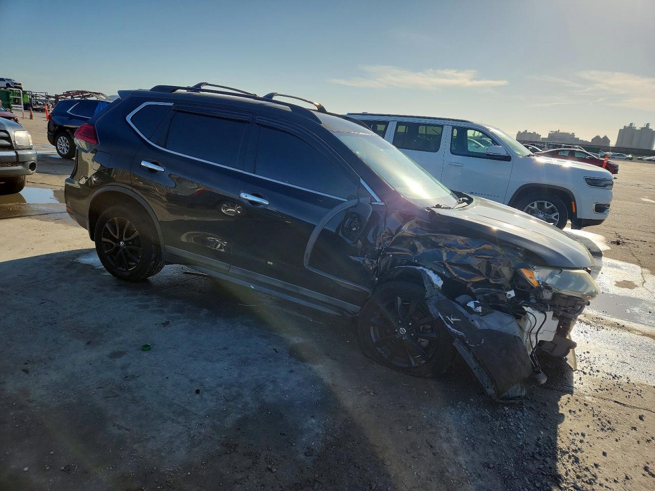 2017 NISSAN ROGUE SV photo 4