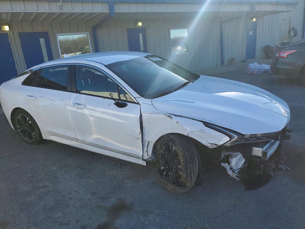 2023 KIA K5 GT LINE photo 4