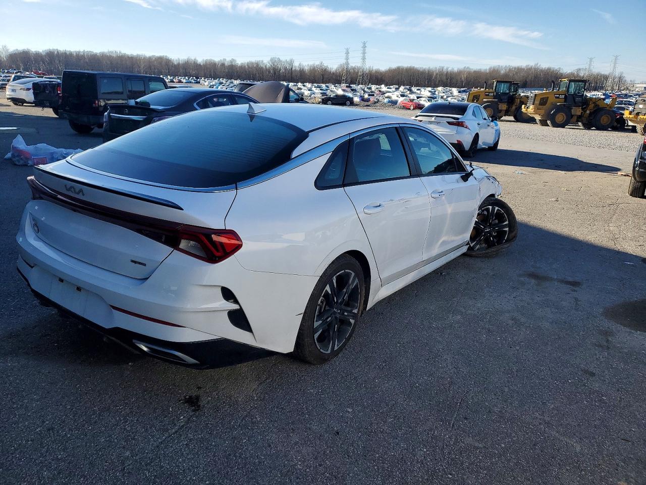 2023 KIA K5 GT LINE photo 3