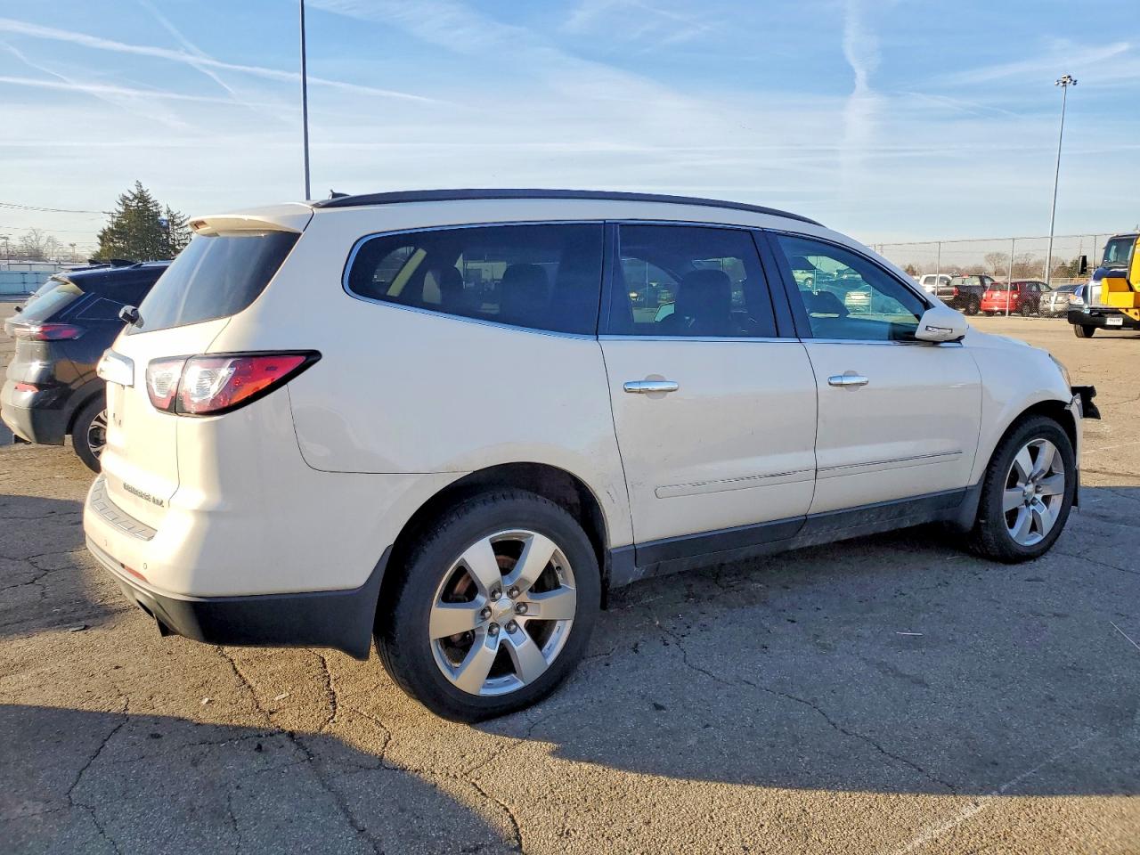 2014 CHEVROLET TRAVERSE LTZ photo 3