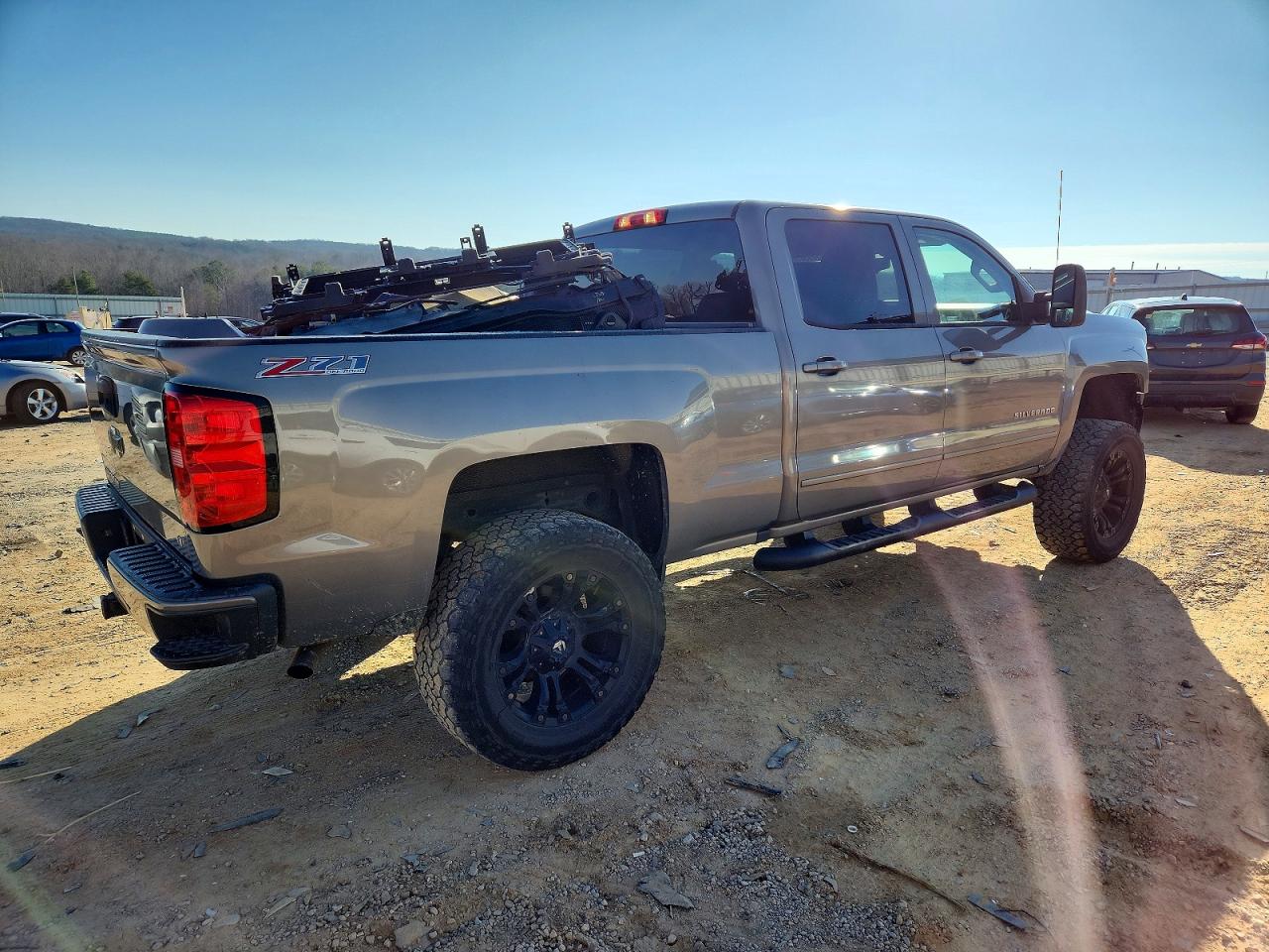 2017 CHEVROLET SILVERADO K1500 LT photo 3