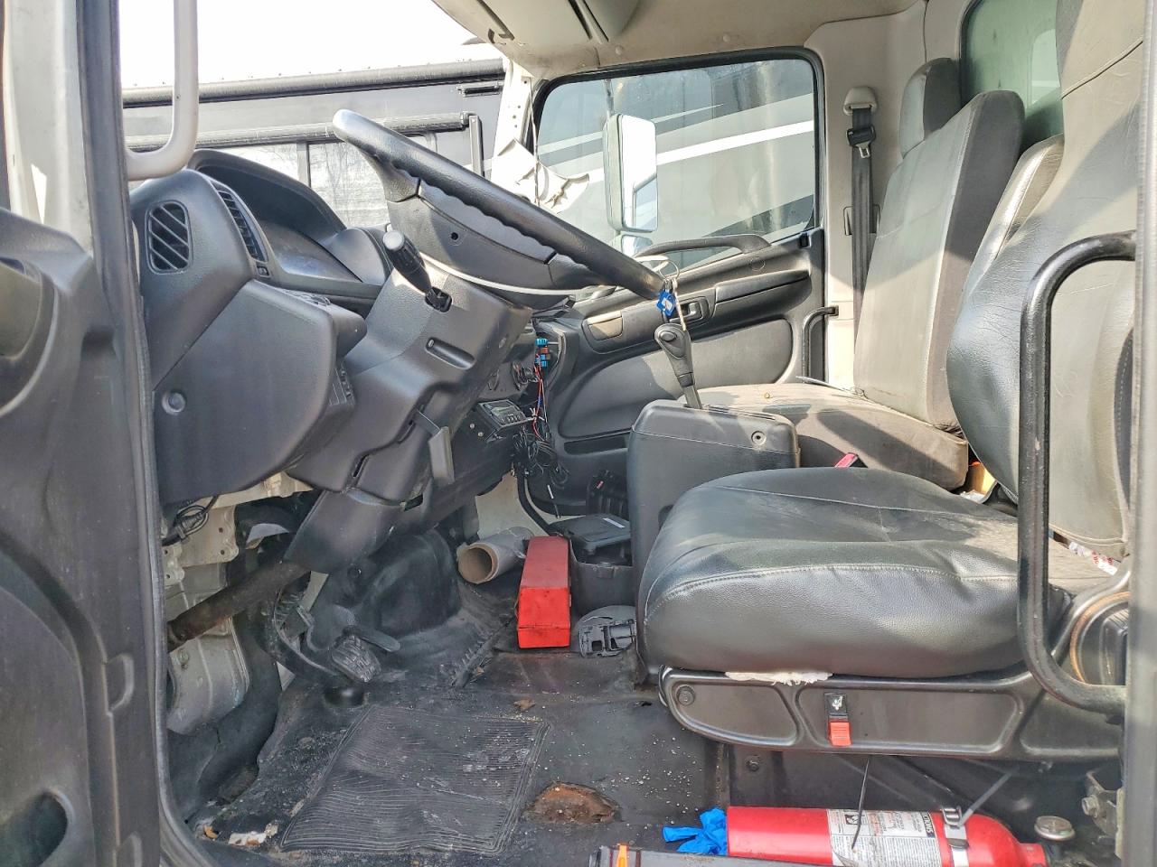 2020 HINO 268A REFRIGERATED BOX TRUCK photo 7