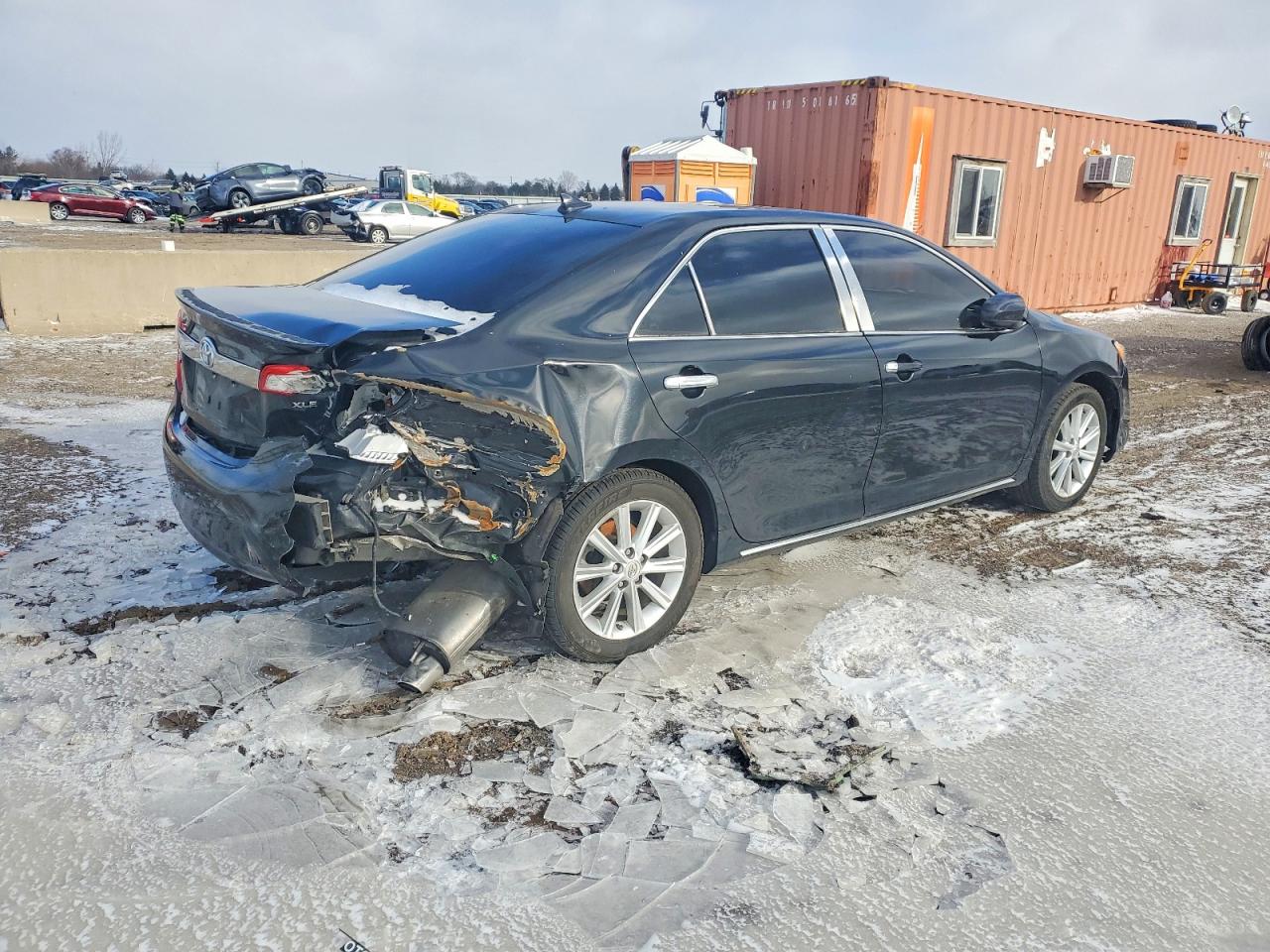 2012 TOYOTA CAMRY SE photo 5
