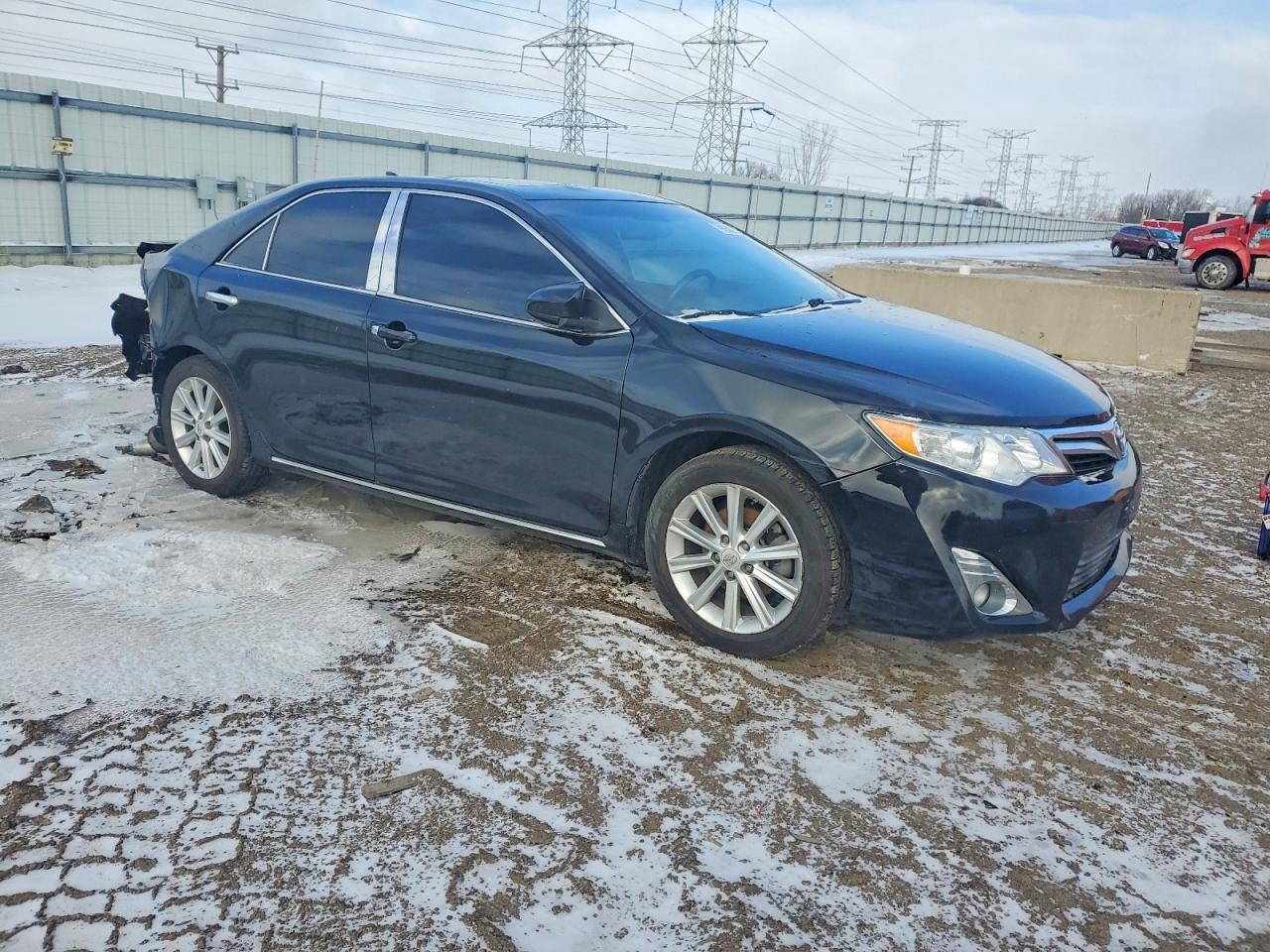 2012 TOYOTA CAMRY SE photo 7