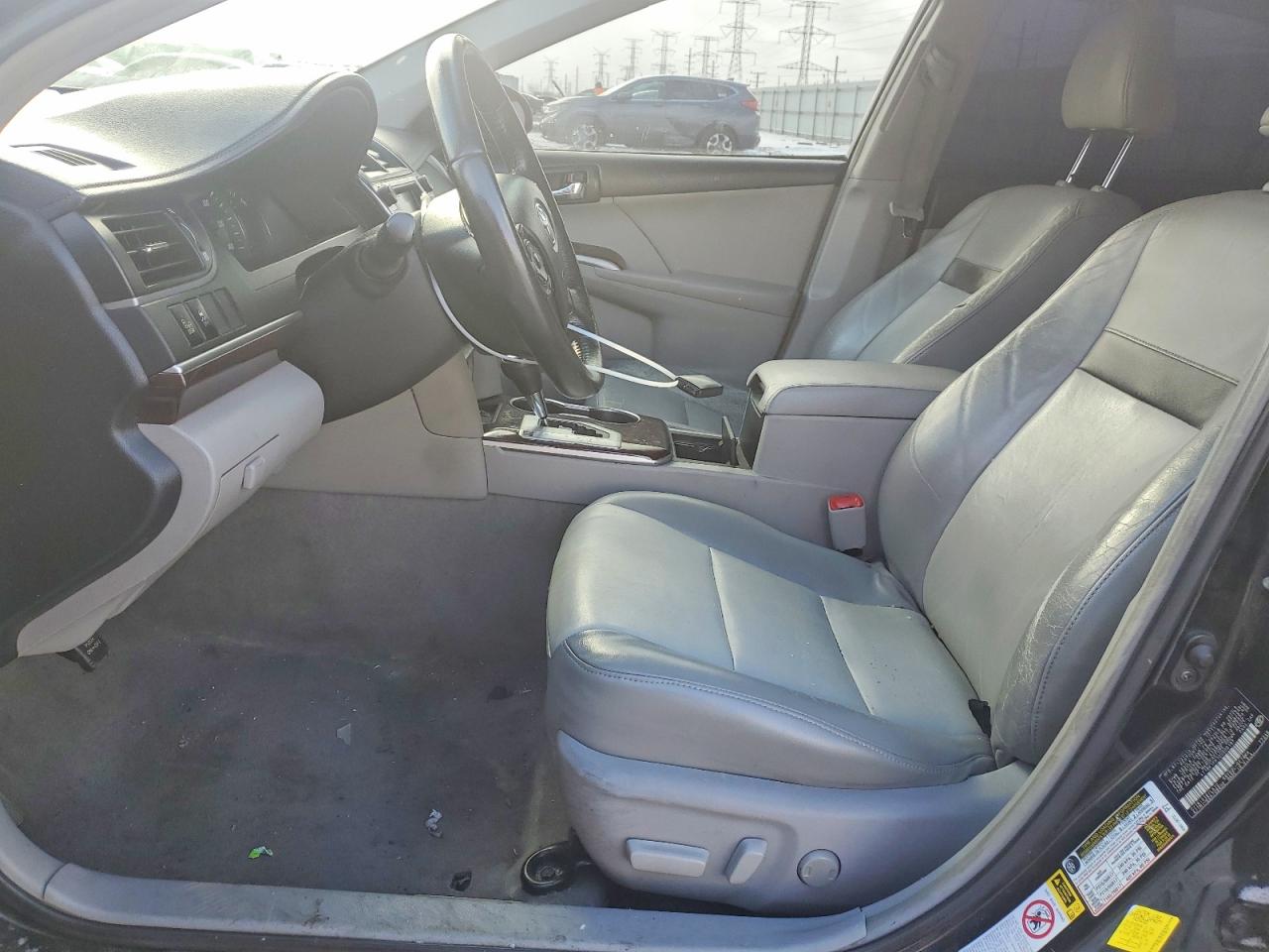2012 TOYOTA CAMRY SE photo 13