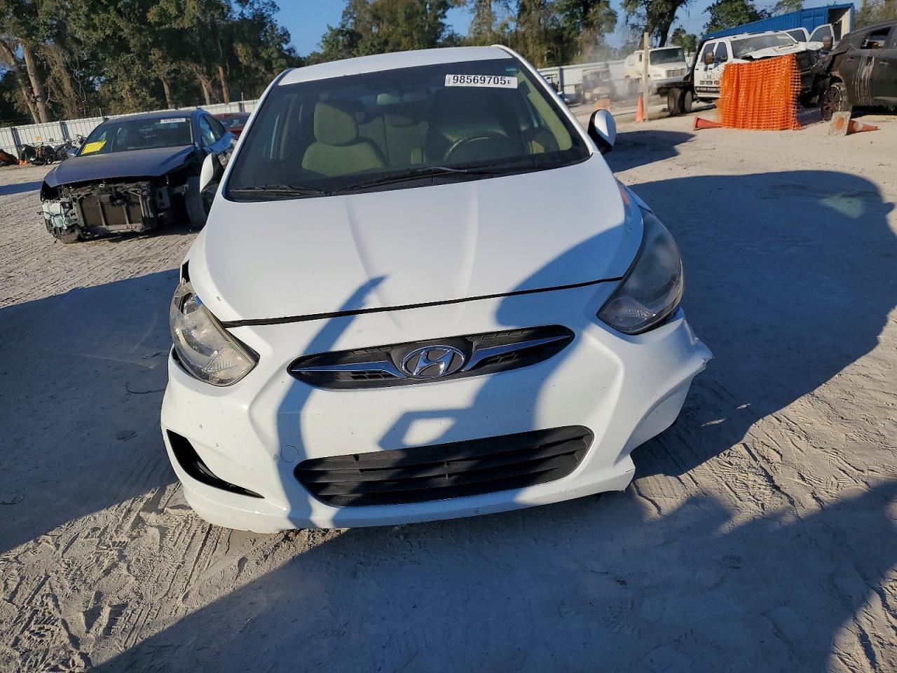 2014 HYUNDAI ACCENT GLS photo 9