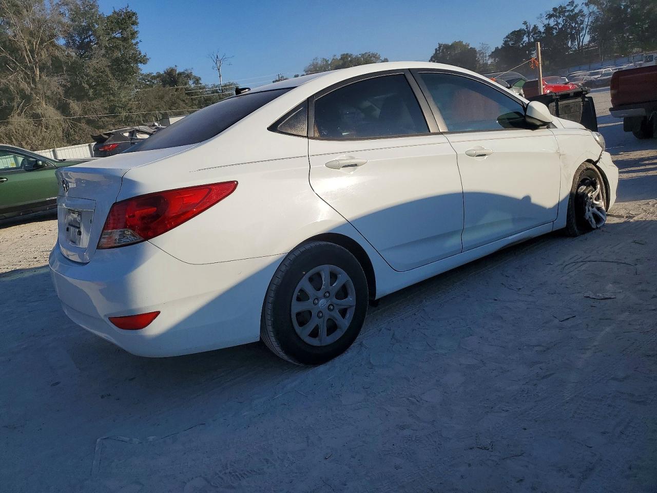 2014 HYUNDAI ACCENT GLS photo 5