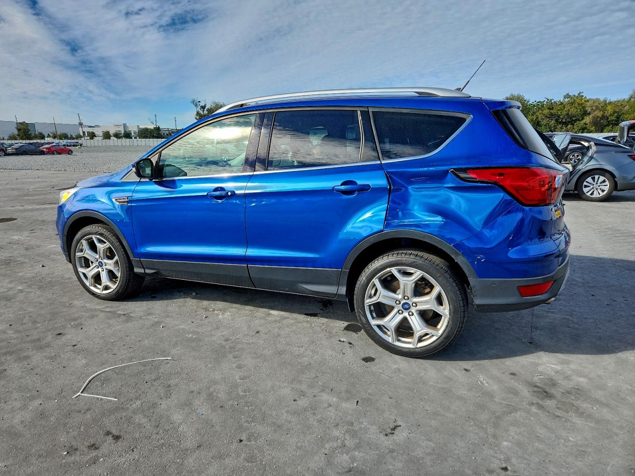 2019 FORD ESCAPE TITANIUM photo 2
