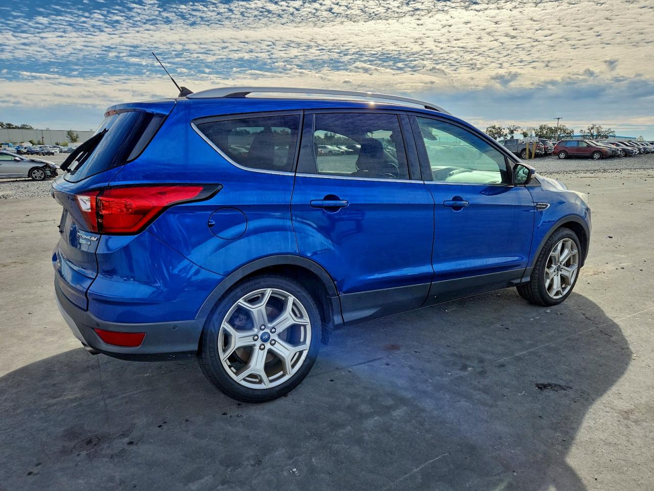 2019 FORD ESCAPE TITANIUM photo 3