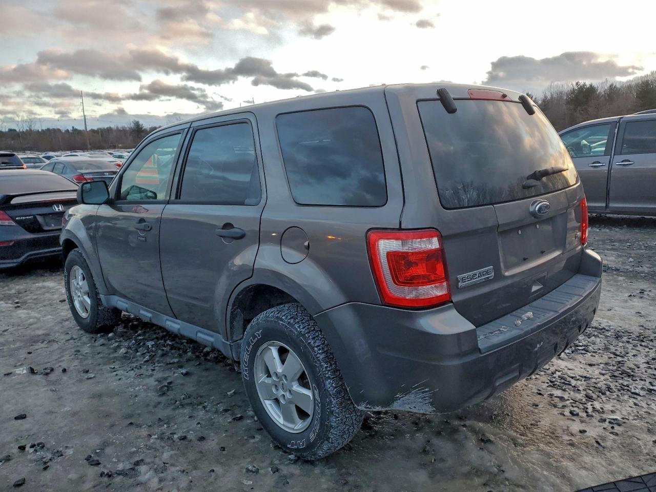 2012 FORD ESCAPE XLT photo 4