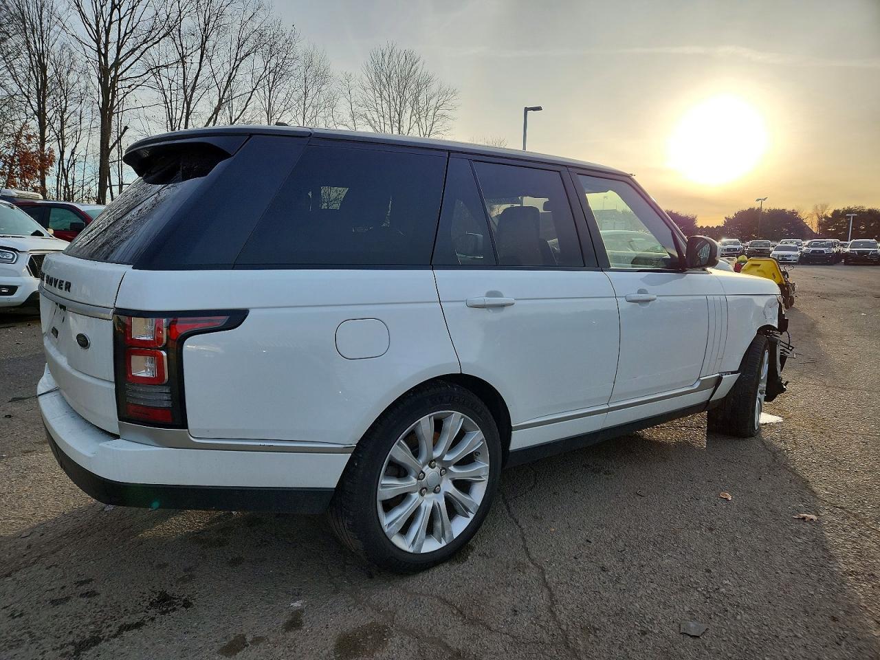 2016 LAND ROVER RANGE ROVER SUPERCHARGED photo 3