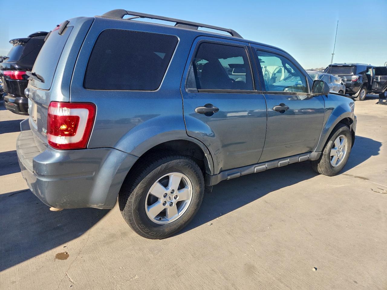 2012 FORD ESCAPE XLT photo 3