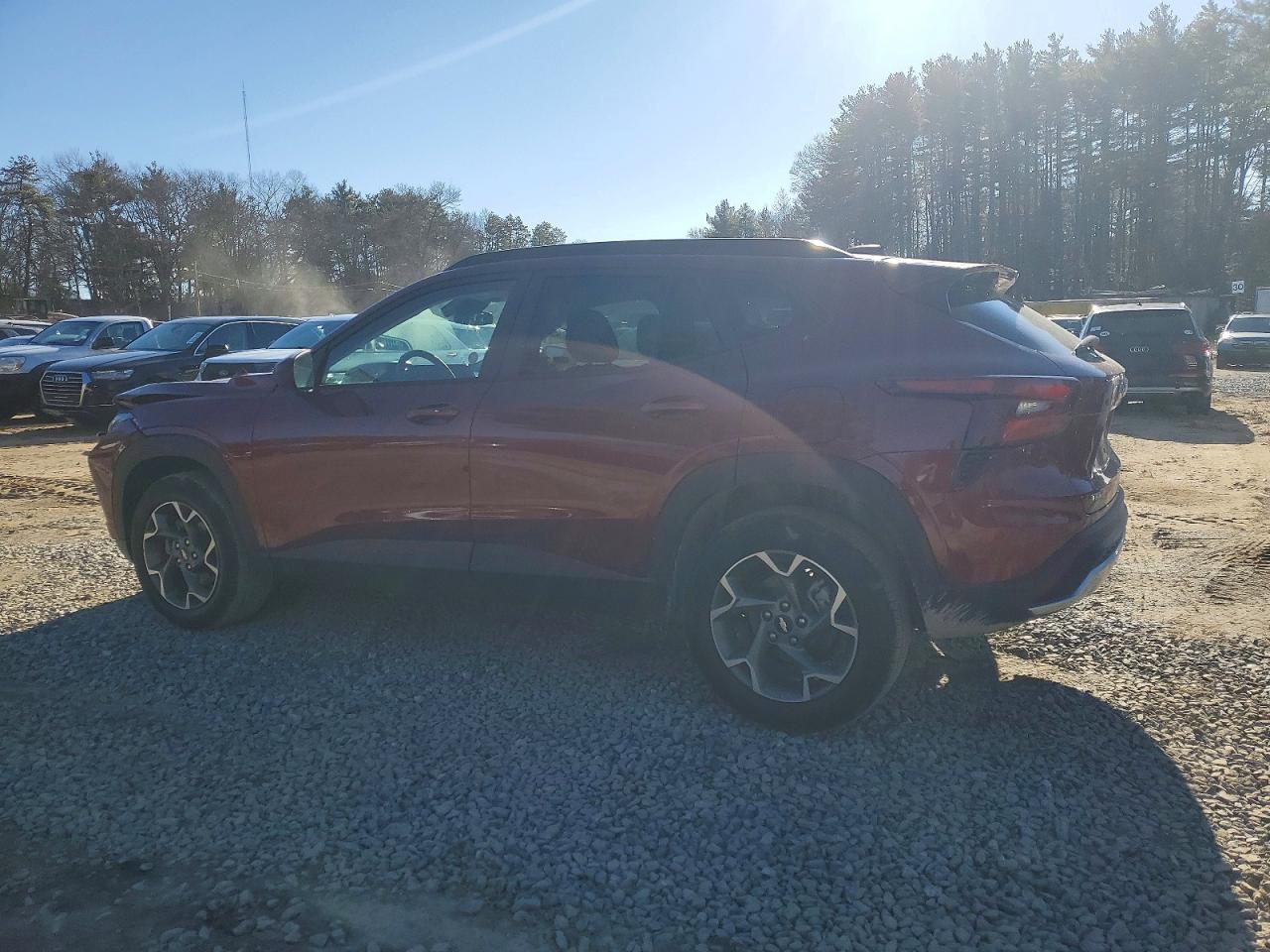 2025 CHEVROLET TRAX 1LT photo 2