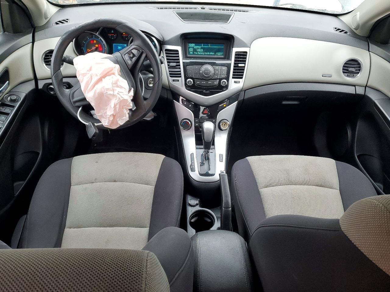 2014 CHEVROLET CRUZE LS photo 15