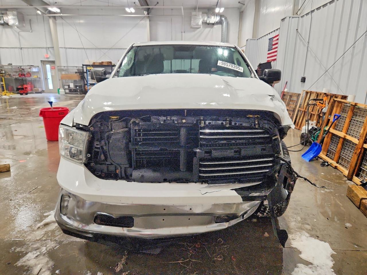 2014 RAM 1500 SLT photo 5