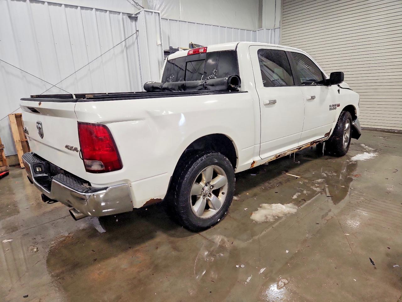 2014 RAM 1500 SLT photo 3
