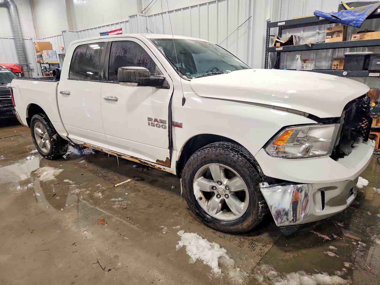 2014 RAM 1500 SLT photo 4