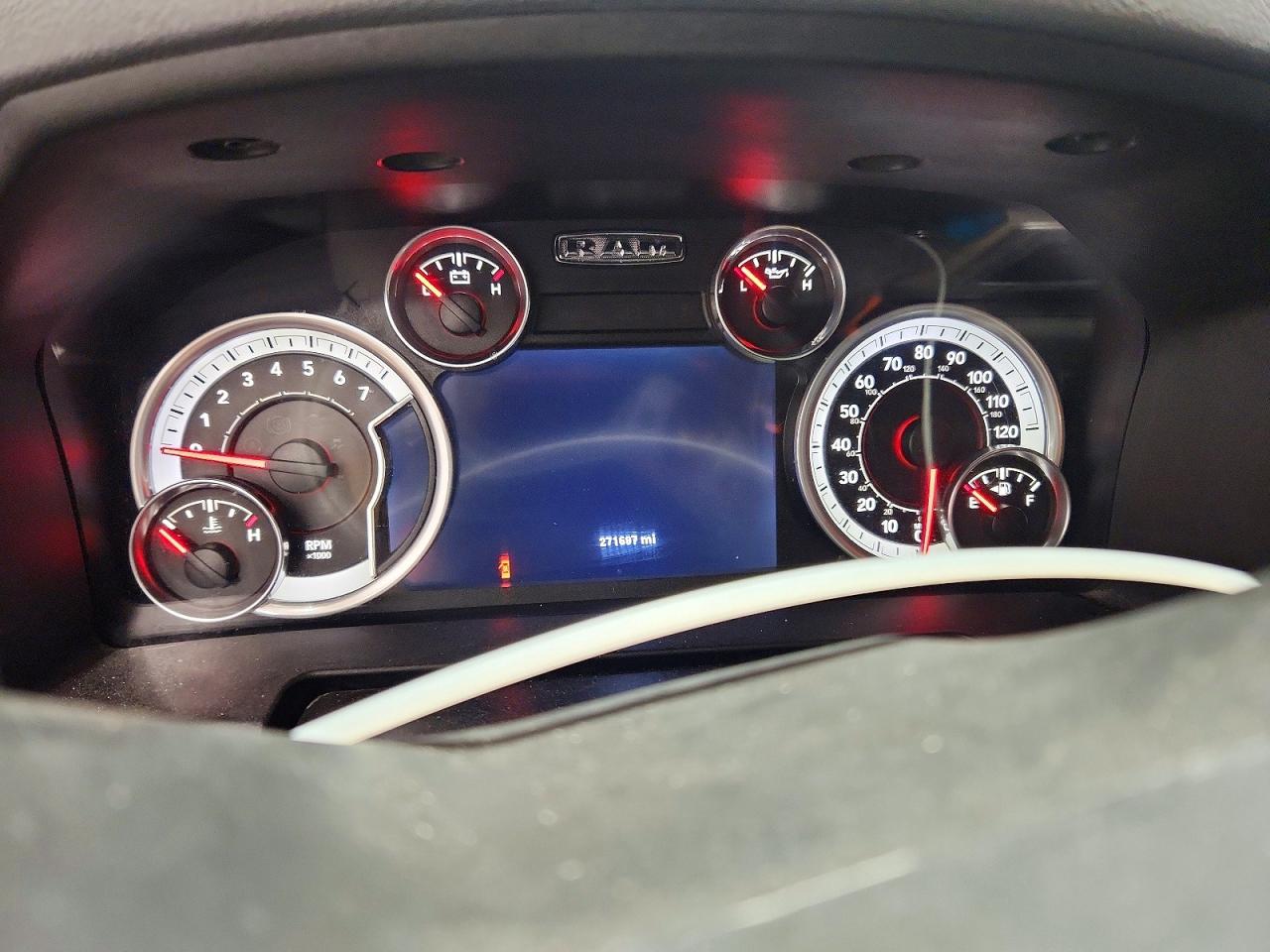 2014 RAM 1500 SLT photo 9