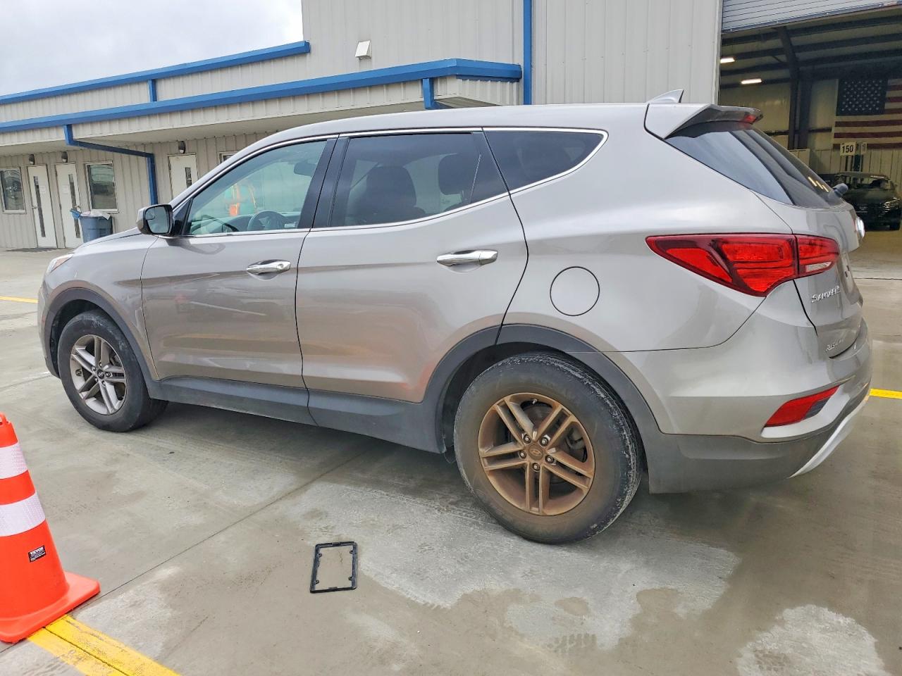 2017 HYUNDAI SANTA FE SPORT photo 2