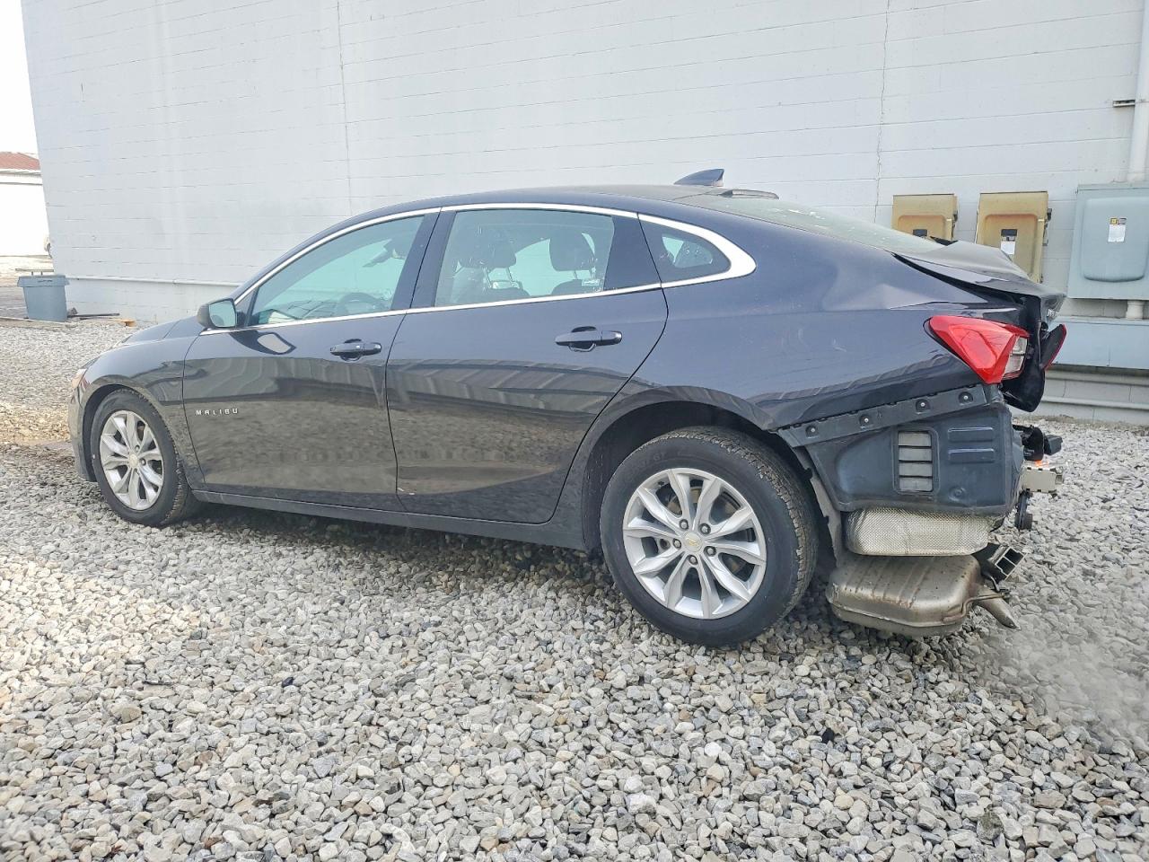 2023 CHEVROLET MALIBU LT photo 2