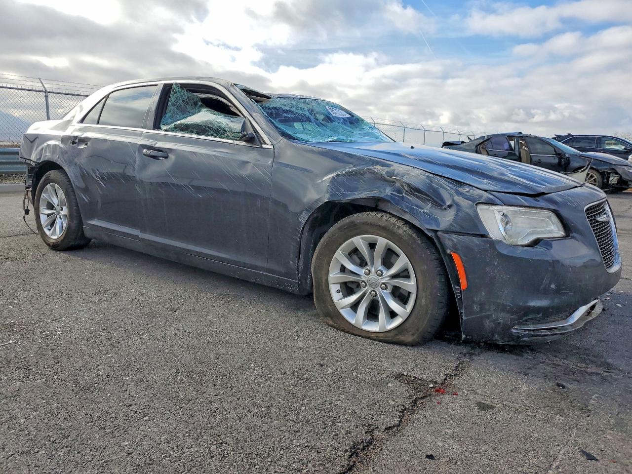 2015 CHRYSLER 300 LIMITED photo 10