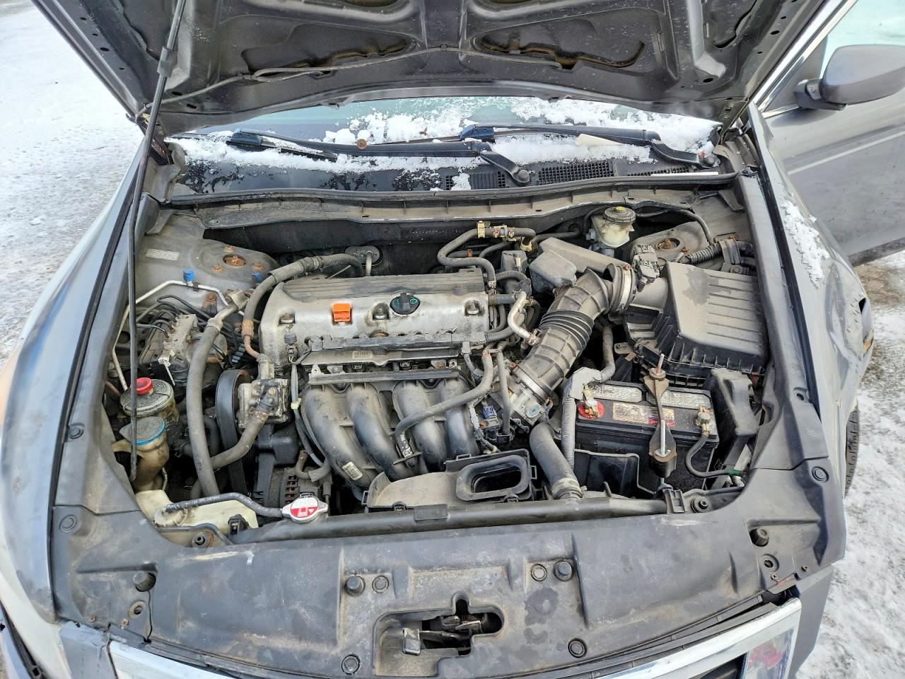 2010 HONDA ACCORD LX photo 11