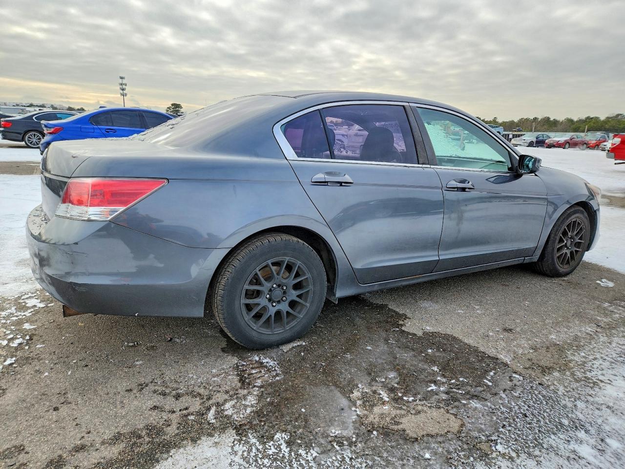 2010 HONDA ACCORD LX photo 3