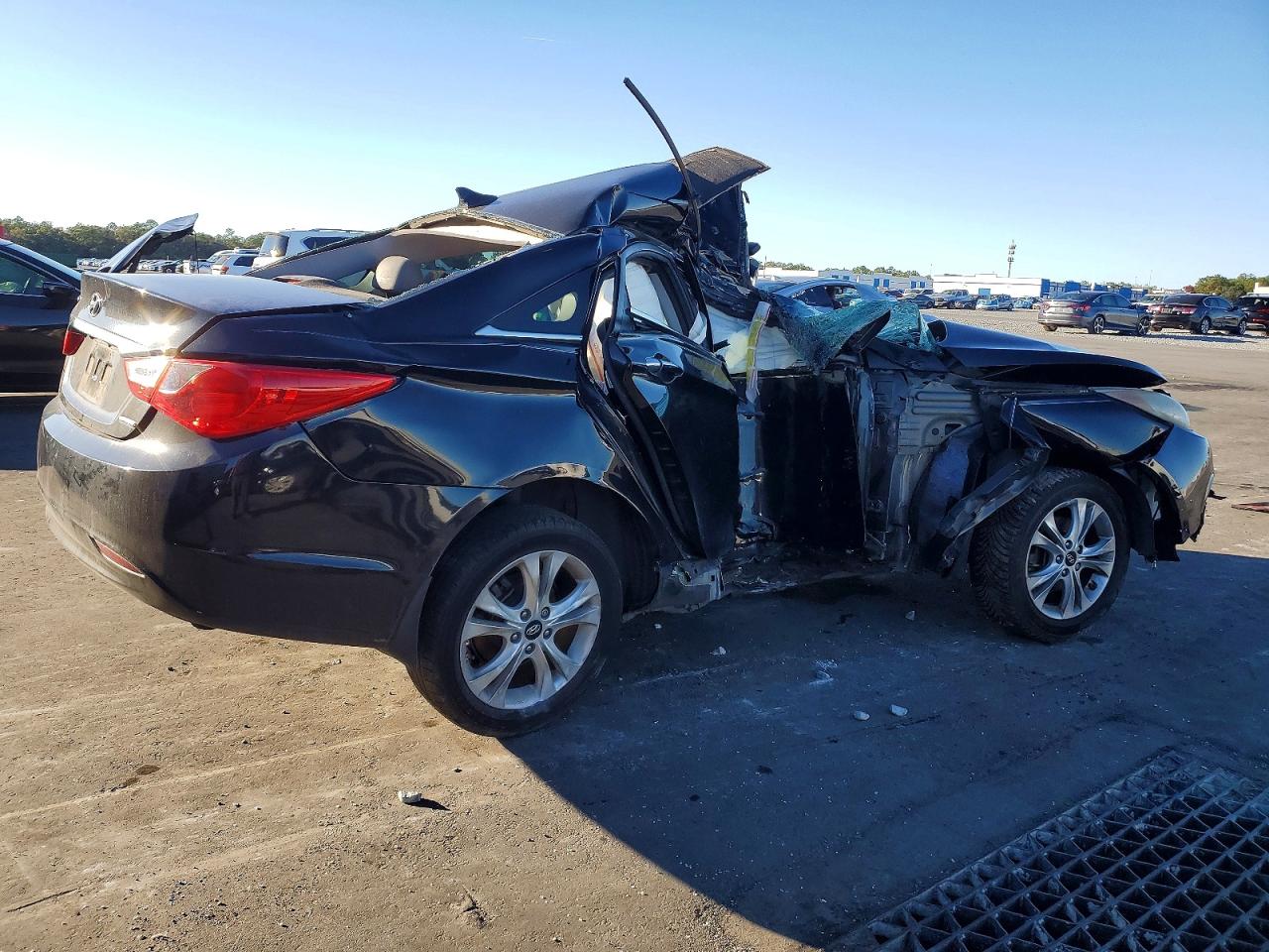 2011 HYUNDAI SONATA SE photo 3