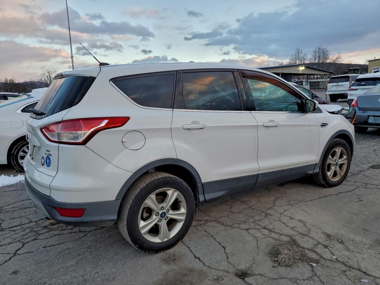 2015 FORD ESCAPE SE photo 3