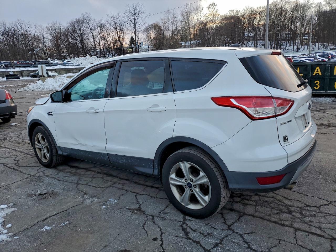 2015 FORD ESCAPE SE photo 2