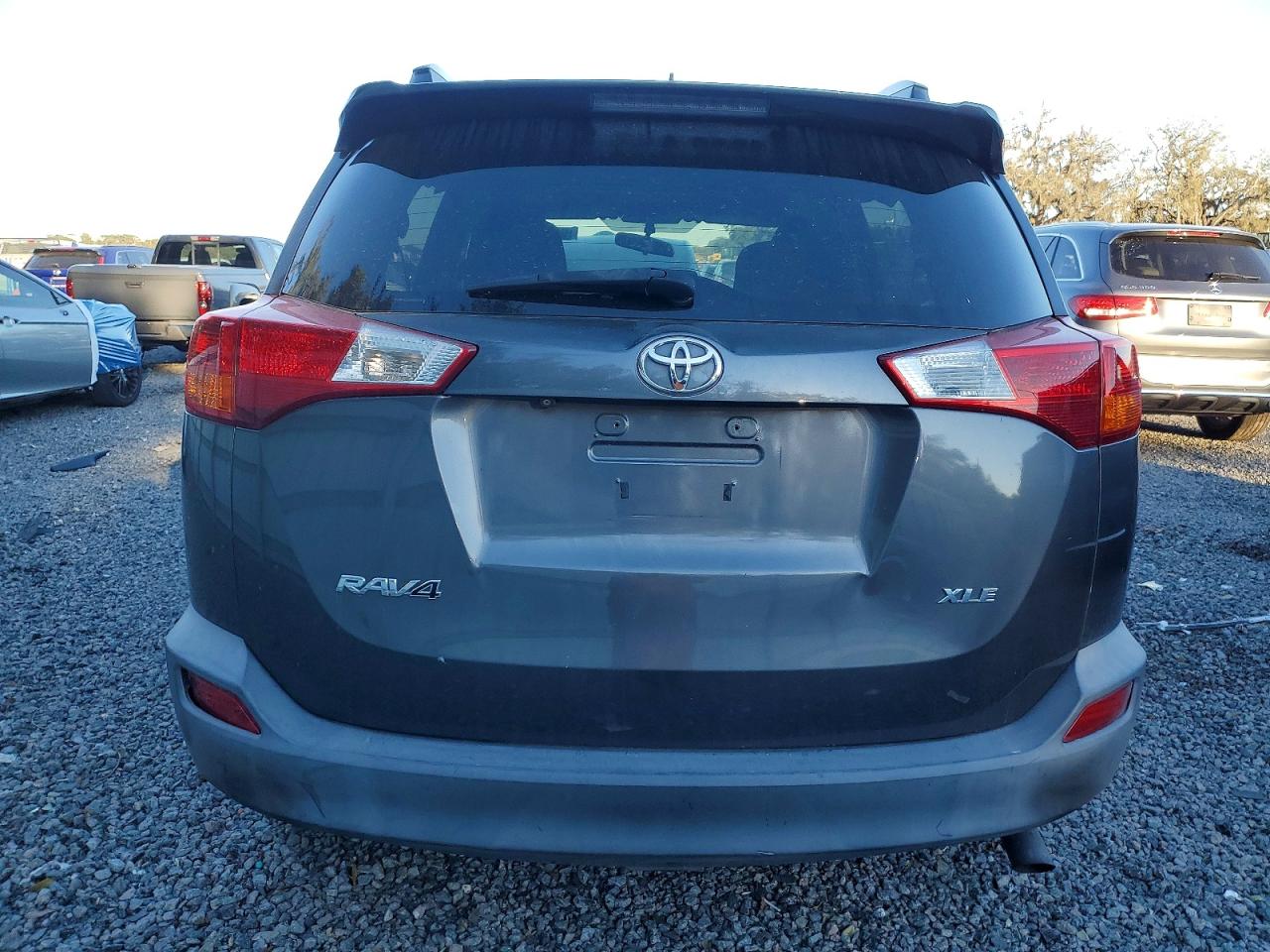 2013 TOYOTA RAV4 XLE photo 6