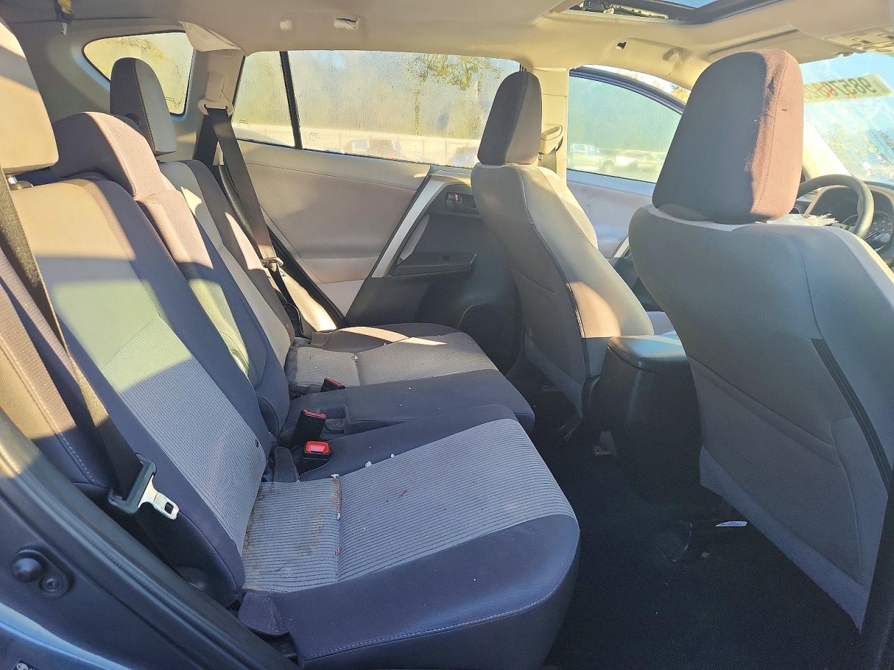 2013 TOYOTA RAV4 XLE photo 11