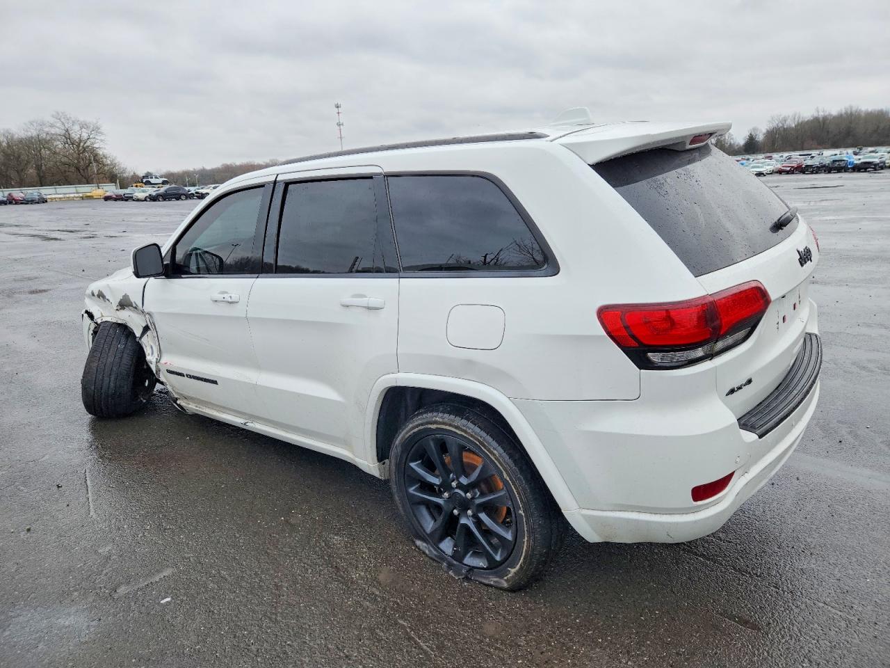 2018 JEEP GRAND CHEROKEE LAREDO photo 3