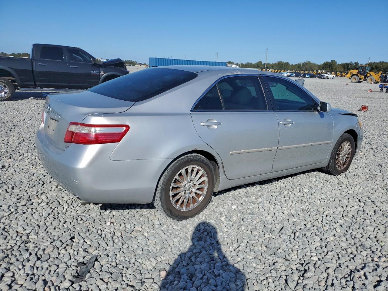 2009 TOYOTA CAMRY SE photo 3